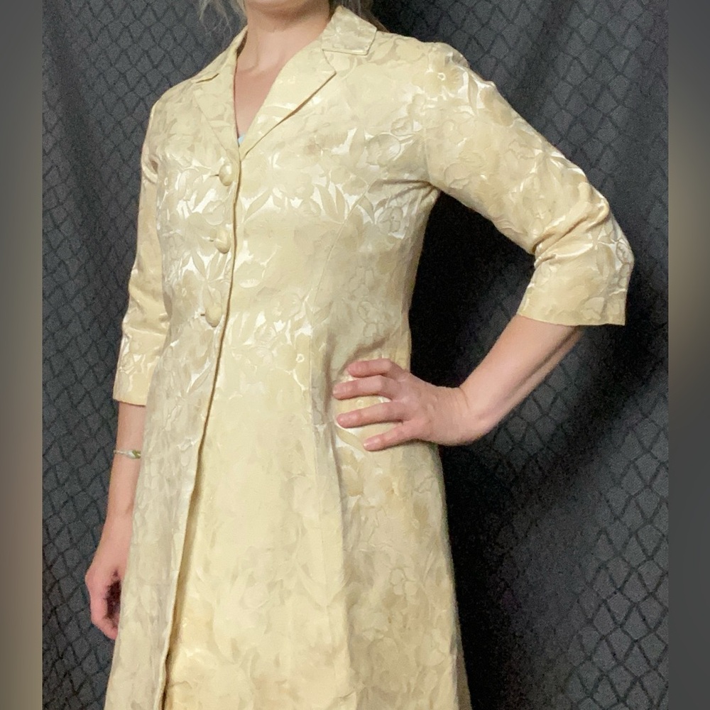Vintage Brocade Coat - Butter Yellow Gold - Petite Small - Long Sleeve - Buttons